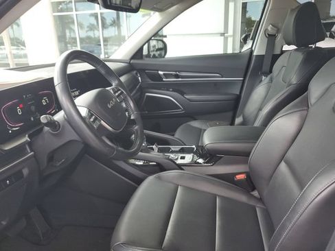 Certified 2024 Kia Telluride LX FWD image 17
