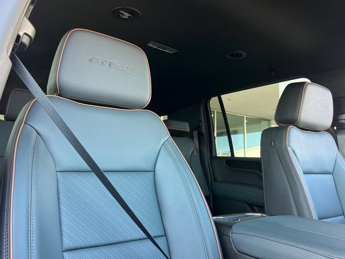 New 2026 GMC Yukon XL AT4 AWD/4WD image 19