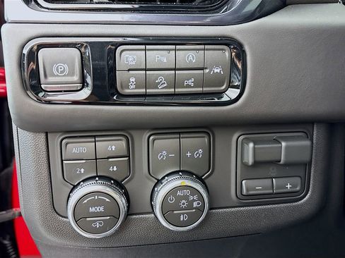 New 2026 GMC Yukon AT4 Ultimate AWD/4WD image 10