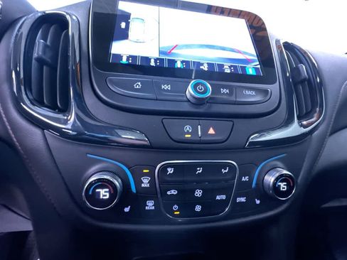 Used 2024 Chevrolet Equinox RS w/ RS Leather Package image 26