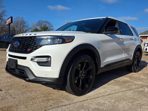 Used 2022 Ford Explorer ST w/ ST Street Pack image 2