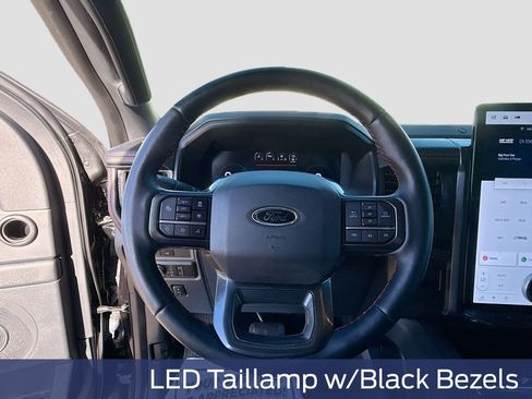 Used 2022 Ford Expedition Limited image 15