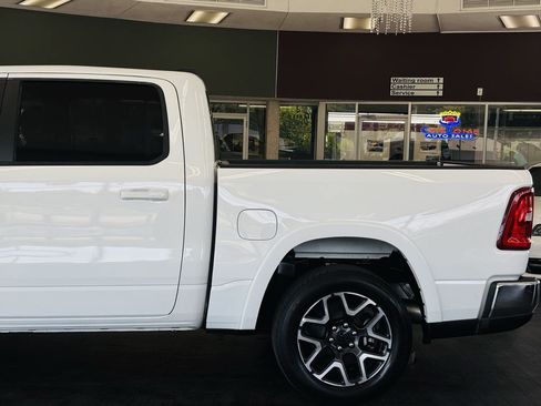 Used 2026 RAM 1500 Laramie AWD/4WD image 15
