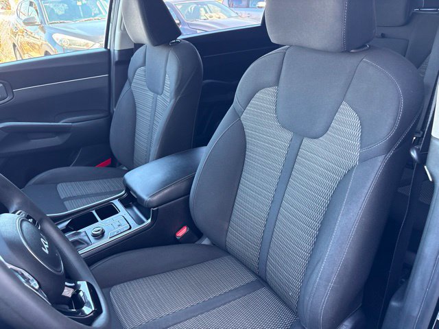 Certified 2023 Kia Sorento LX FWD image 27