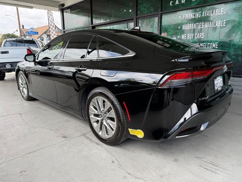 Used 2022 Toyota Mirai w/ Advanced Technology Package RWD image 6