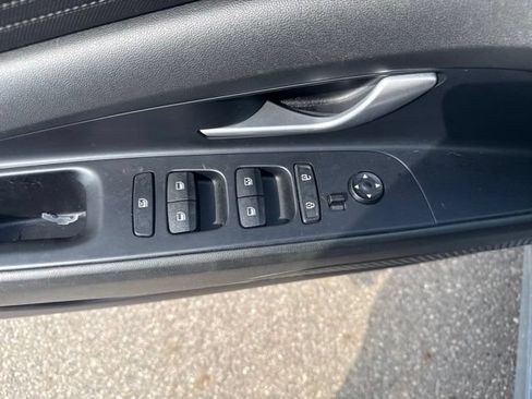 Used 2022 Hyundai Elantra SEL FWD image 13