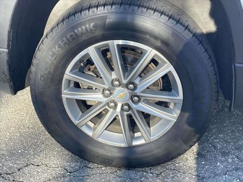 Used 2023 Chevrolet Traverse LT image 9