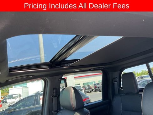 Used 2021 Nissan Titan PRO-4X w/ Pro-4x Convenience Package AWD/4WD image 31