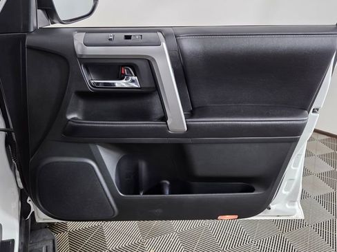 Used 2016 Toyota 4Runner SR5 image 32