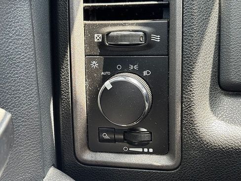 Used 2016 RAM 1500 Tradesman RWD image 11