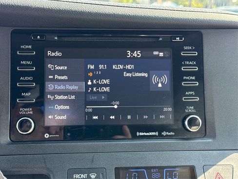 Used 2019 Toyota Sienna XLE image 15