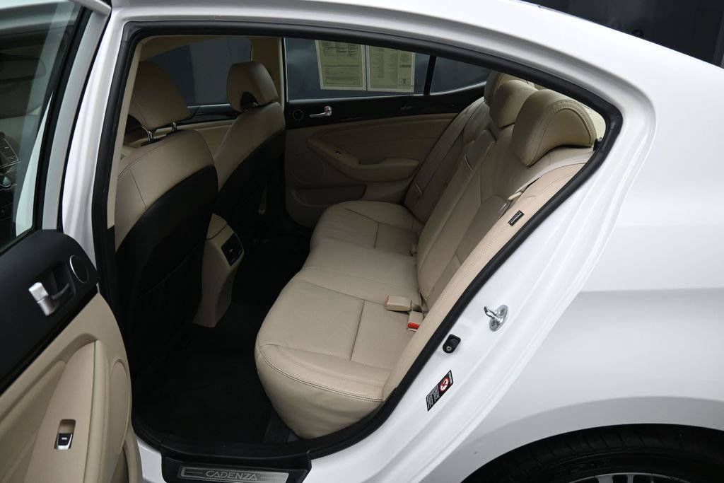 Used 2015 Kia Cadenza Premium FWD image 31