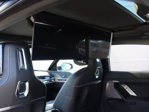 New 2026 BMW 740i w/ Premium Package image 12