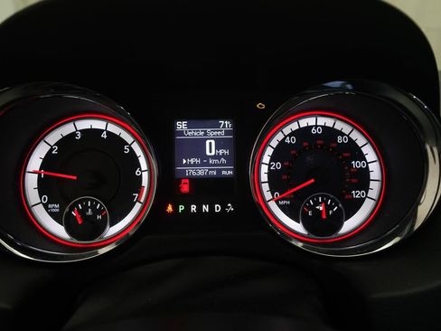 Used 2018 Dodge Grand Caravan GT FWD image 2