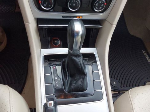 Used 2013 Volkswagen Passat 2.5 SE FWD image 11