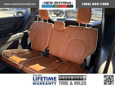 New 2026 Chrysler Pacifica Pinnacle image 11