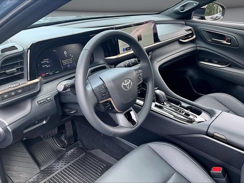 Used 2026 Toyota Crown Signia w/ Advanced Technology Package AWD/4WD image 17