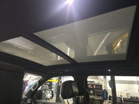 Used 2022 Jeep Wagoneer Series III w/ Premium Group I image 12