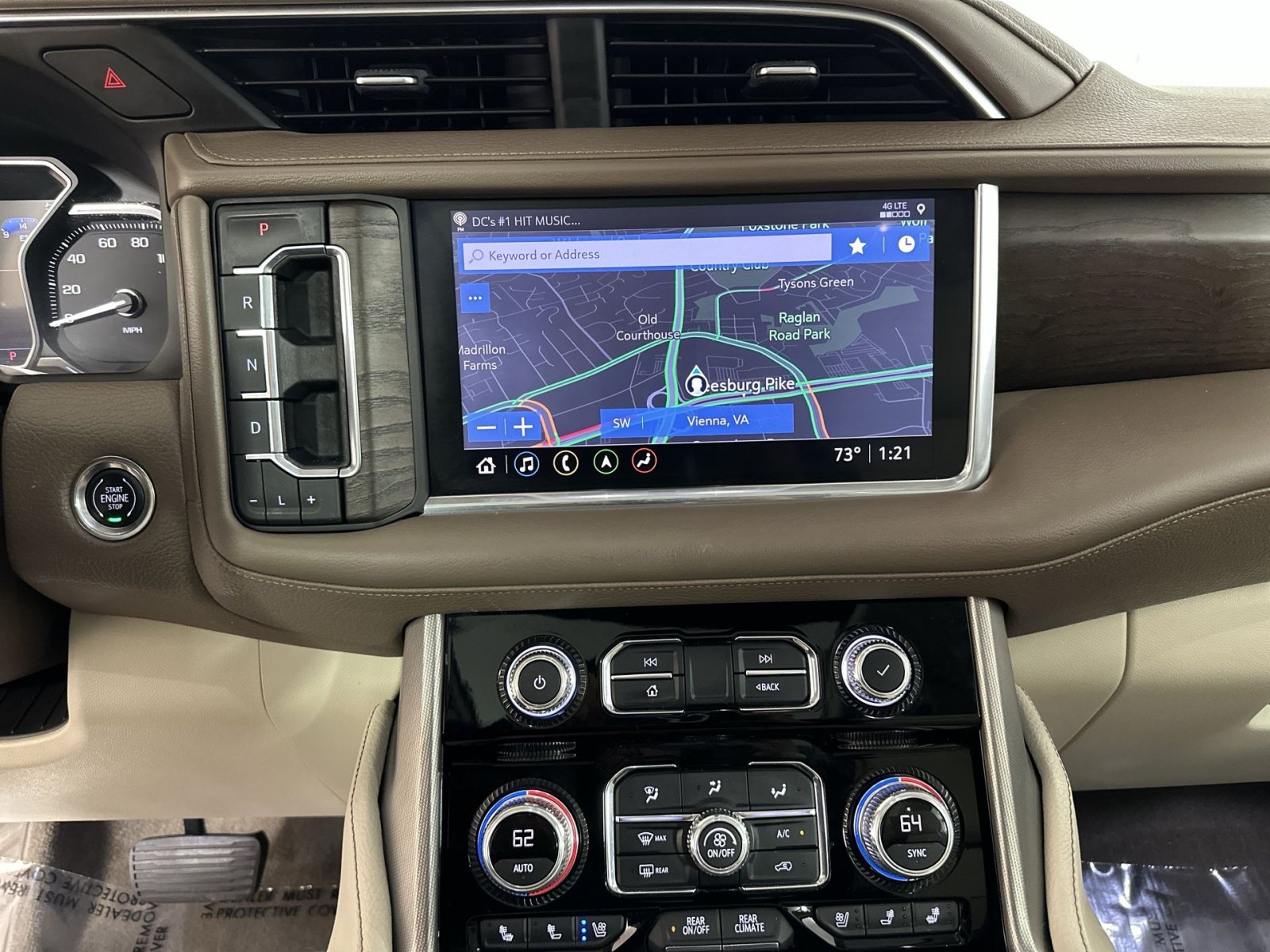 Used 2021 GMC Yukon XL Denali w/ Denali Premium Package AWD/4WD image 23