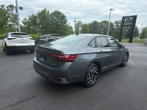 Used 2022 Volkswagen Jetta SEL FWD image 5