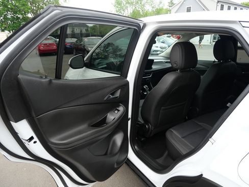 Used 2024 Buick Encore GX Preferred FWD image 28