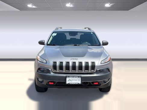 Used 2017 Jeep Cherokee Trailhawk AWD/4WD image 6