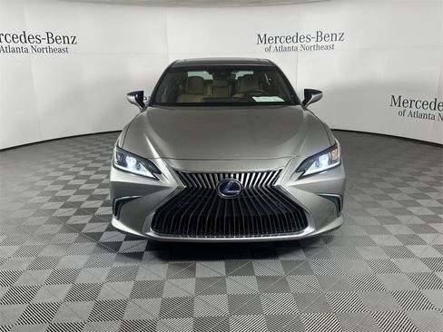 Used 2020 Lexus ES 300h w/ Premium Package image 2