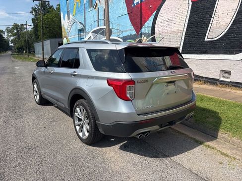 Used 2021 Ford Explorer Platinum w/ Equipment Group 601A AWD/4WD image 5