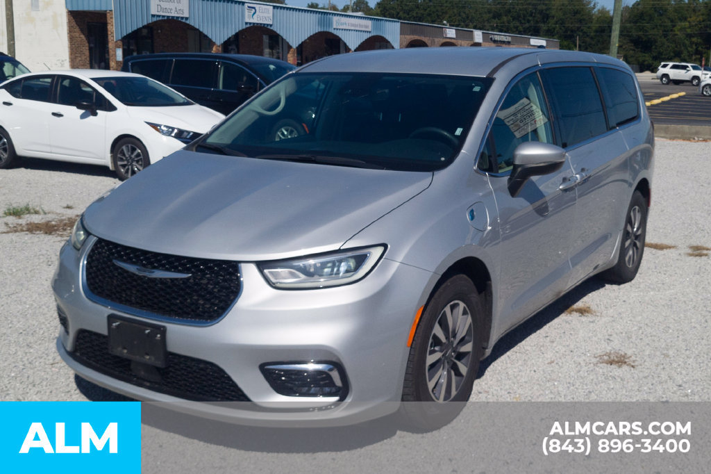 Used 2023 Chrysler Pacifica Touring-L FWD image 16