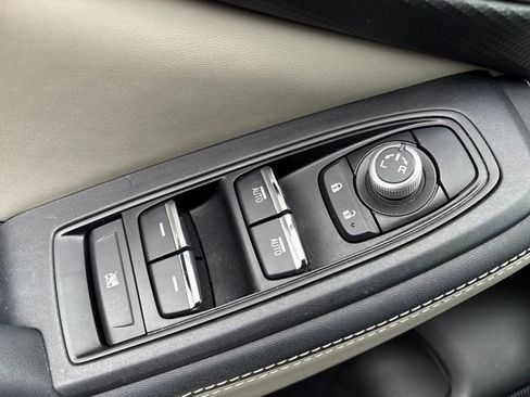 Used 2022 Subaru Forester Limited w/ Popular Package #3 image 11