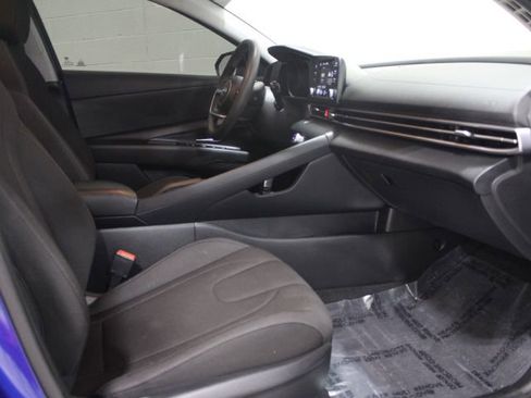 Used 2023 Hyundai Elantra SEL image 19