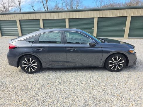 Used 2024 Honda Civic EX-L image 6