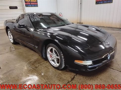 Used 2004 Chevrolet Corvette Coupe w/ Preferred Equipment Group image 1