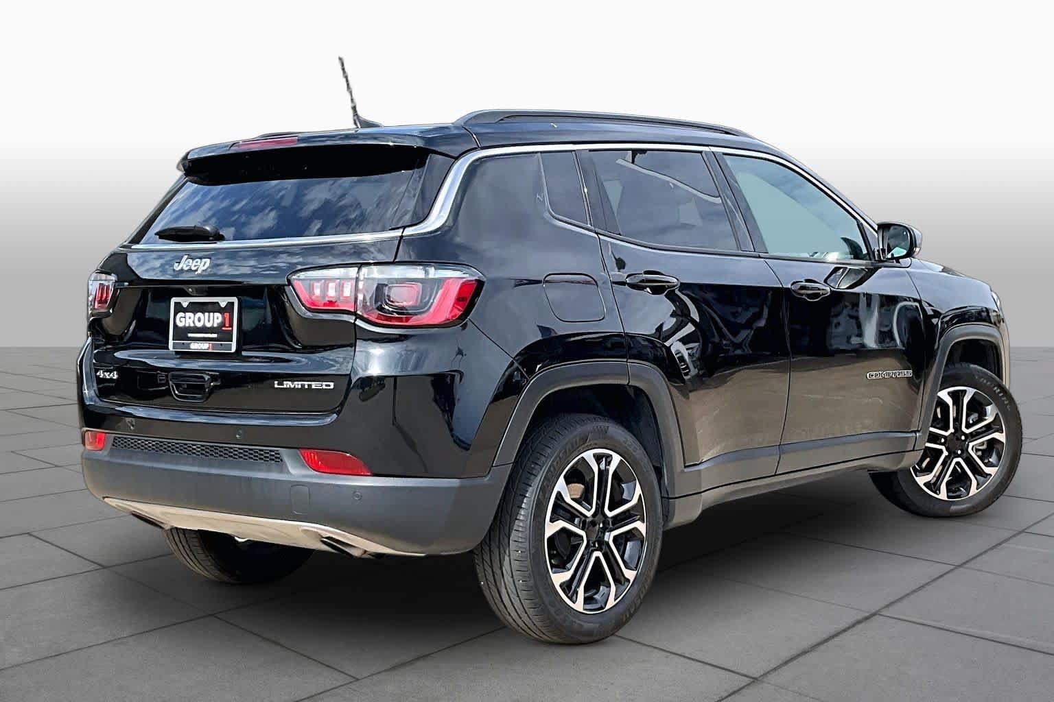 Used 2023 Jeep Compass Limited AWD/4WD image 12