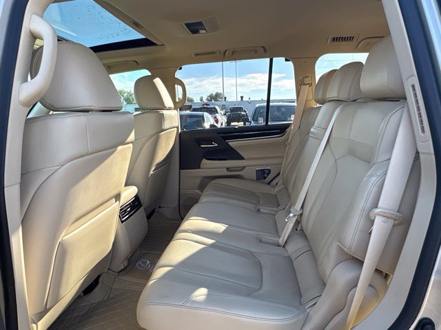 Used 2018 Lexus LX 570 4WD image 17