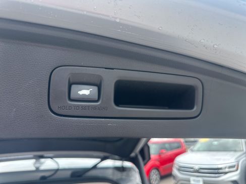 Used 2024 Honda CR-V EX-L image 11
