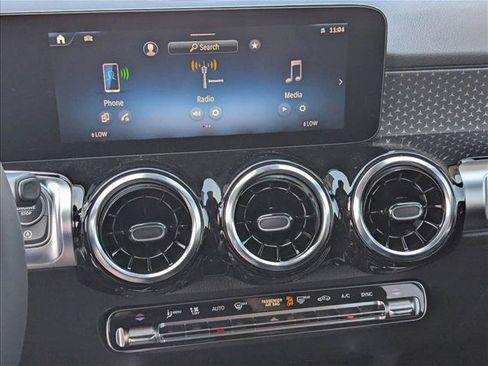 Used 2026 Mercedes-Benz GLB 250 image 11