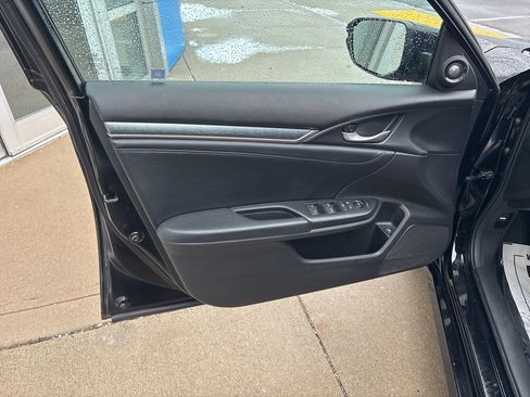 Used 2017 Honda Civic Touring image 11