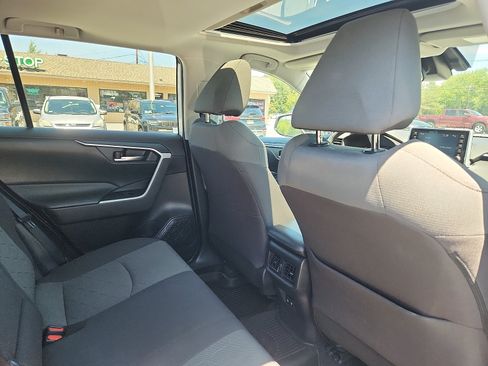 Used 2021 Toyota RAV4 XLE w/ Convenience Package AWD/4WD image 29