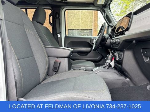 Used 2025 Jeep Wrangler Unlimited Sport AWD/4WD image 26