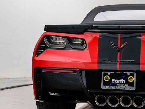 Used 2015 Chevrolet Corvette Z06 w/ 3LZ Preferred Equipment Group image 16