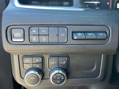 Used 2021 GMC Yukon Denali w/ LPO, Illumination Package image 25