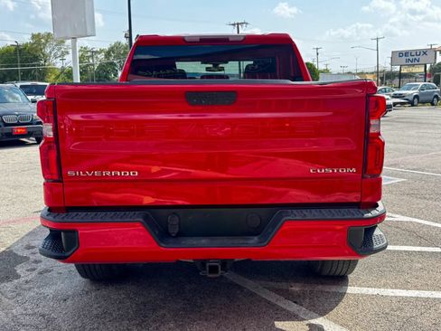 Used 2019 Chevrolet Silverado 1500 Custom w/ Custom Value Package RWD image 4