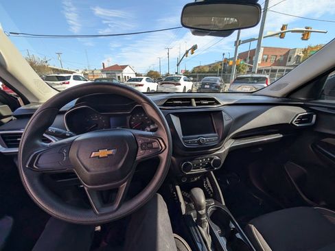 Used 2021 Chevrolet TrailBlazer LS FWD image 21