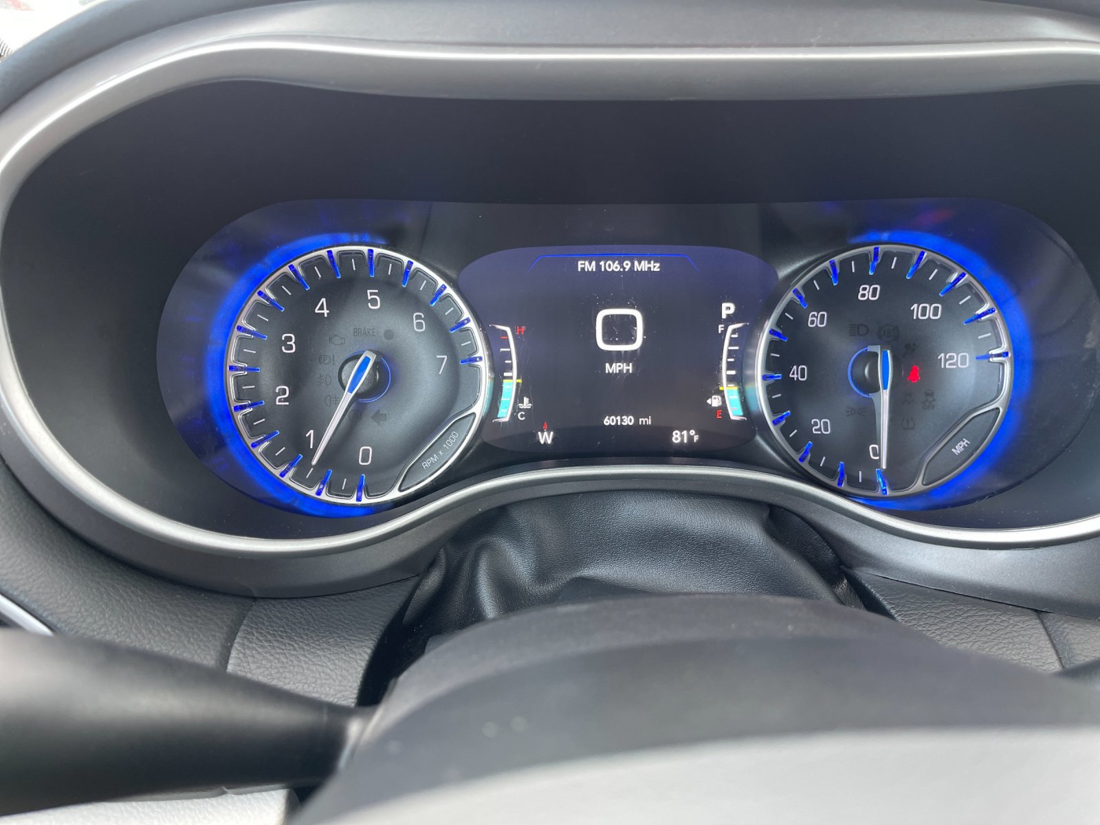 Used 2024 Chrysler Pacifica Touring-L FWD image 30