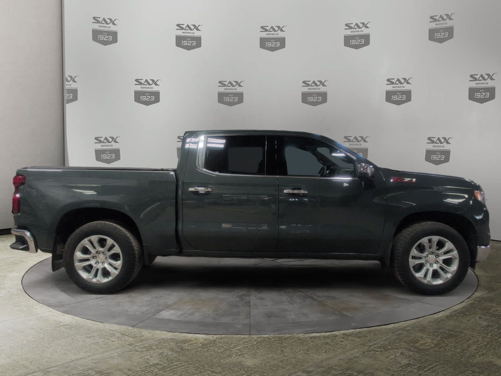 Used 2025 Chevrolet Silverado 1500 LTZ AWD/4WD image 6