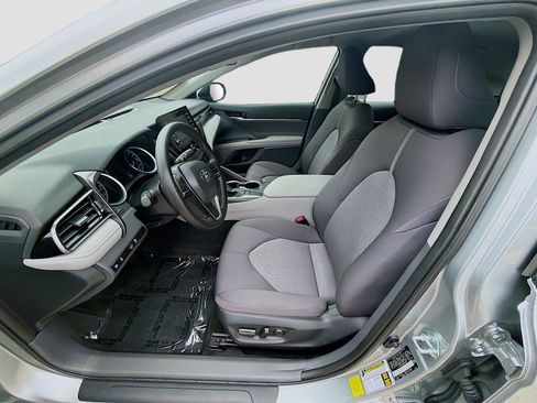 Used 2024 Toyota Camry LE image 18