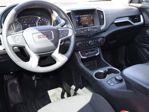 Used 2022 GMC Terrain SLE w/ Driver Convenience Package FWD image 4