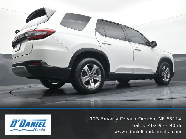Used 2025 Honda Pilot EX-L image 12