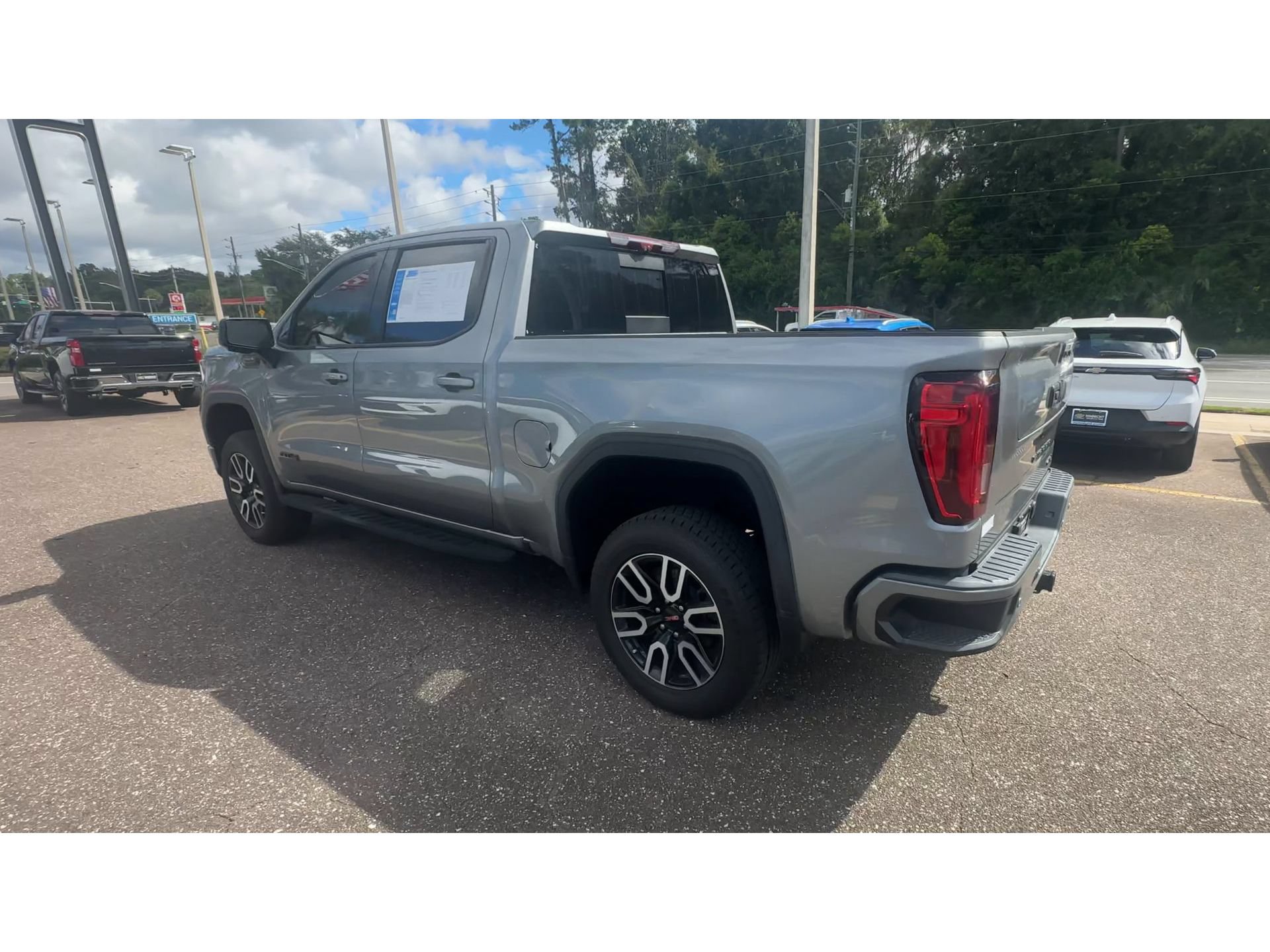 Used 2024 GMC Sierra 1500 AT4 w/ Technology Package AWD/4WD image 4